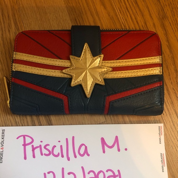Loungefly Captain Marvel Wallet EUC - Picture 5 of 5